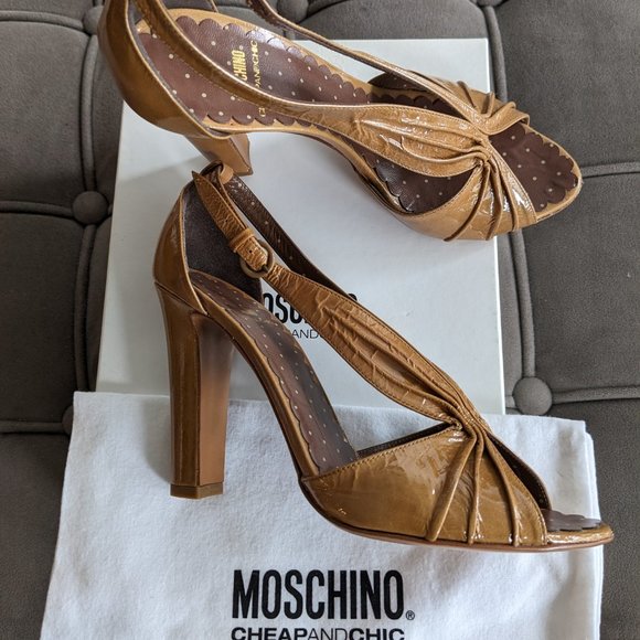 Moschino Nude Beige Tan High Heels - Picture 3 of 5